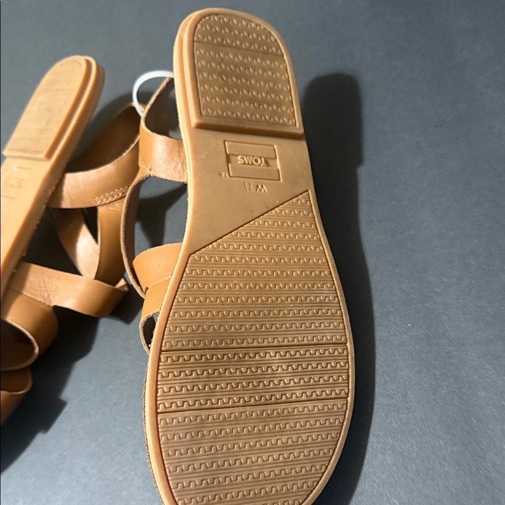 Toms Brown Strappy Sandals - Picture 11 of 11